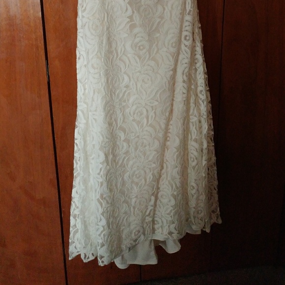 NWT! Strapless Ivory Lace Wedding Gown - Picture 5 of 9